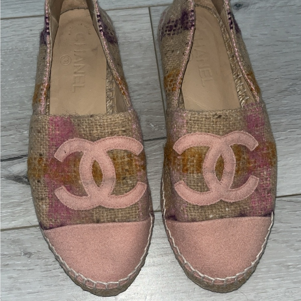Authentic tweed Chanel espadrilles